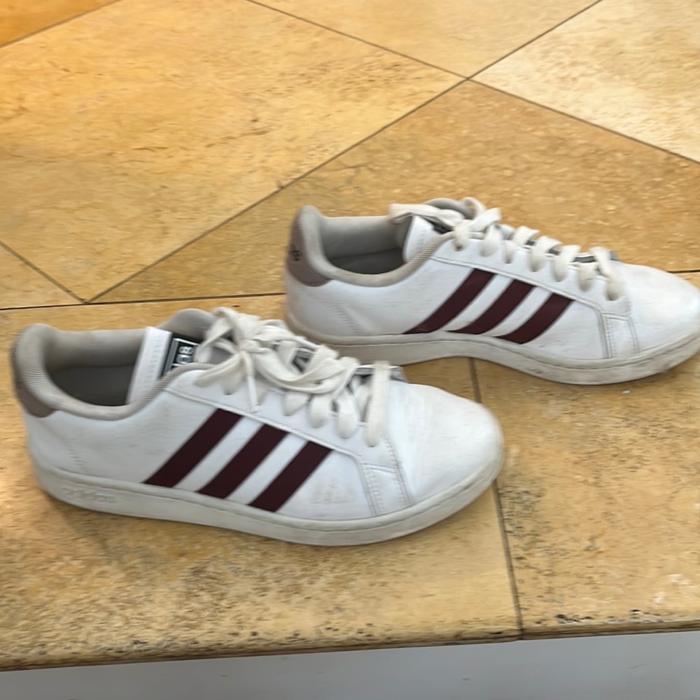 Adidas Men’s tennis shoe/sneaker